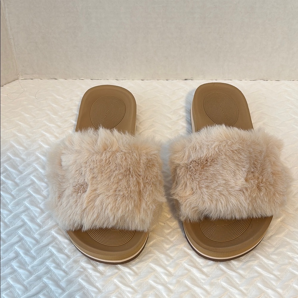 Coface Tan Cozy Slippers with Plush Lining